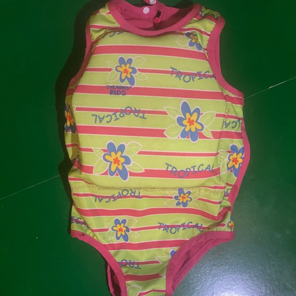 Floater girls swim suit small size  5-6 like new